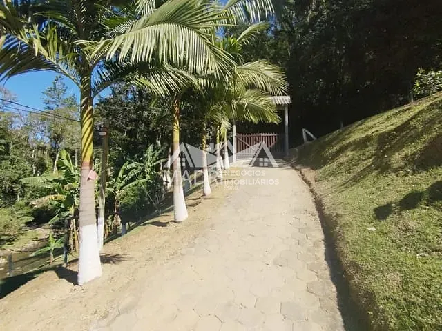 Sítio com 3000m² 1 quarto e 1 banheiro, à venda, no bairro Rio do Meio em Anitápolis