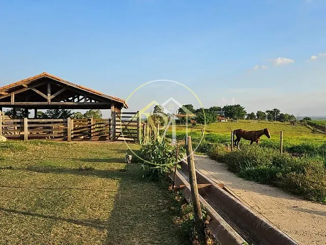Haras com 60000m² 2 quartos e 3 banheiros, à venda, no bairro Jardim Tenda em Porto Feliz