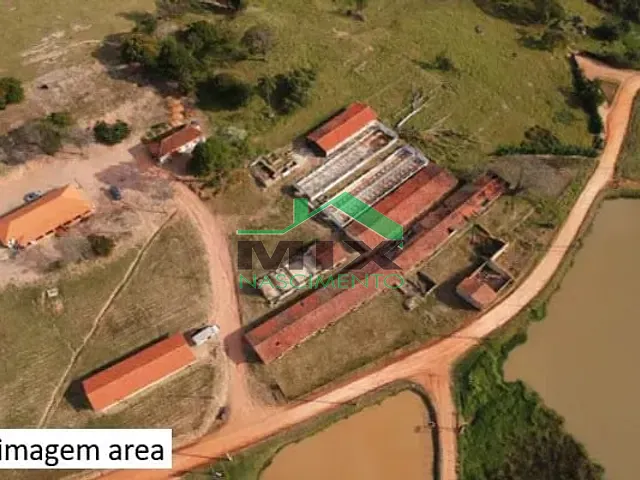Sítio com 16600m² 4 quartos e 2 banheiros, à venda, no bairro Jardim Paraíso II em Itu