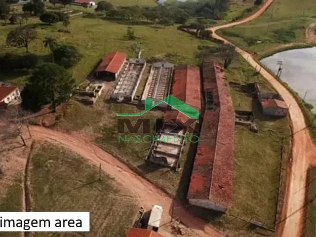 Sítio com 16600m² 4 quartos e 2 banheiros, à venda, no bairro Jardim Paraíso II em Itu