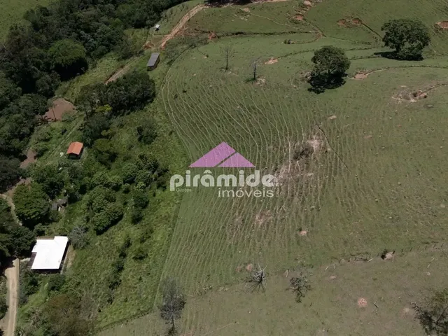 Sítio com 134000m² 3 quartos e 2 banheiros, à venda, no bairro Roseira em Cunha