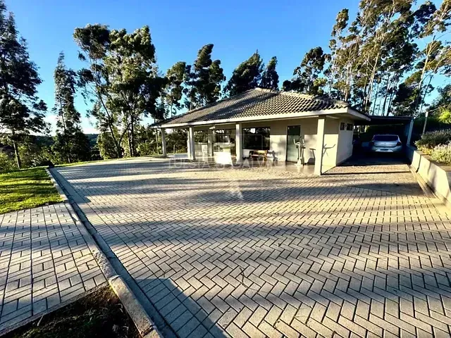 Sítio com 180m² 3 quartos e 3 banheiros, à venda, no bairro Roça Velha em Araucária