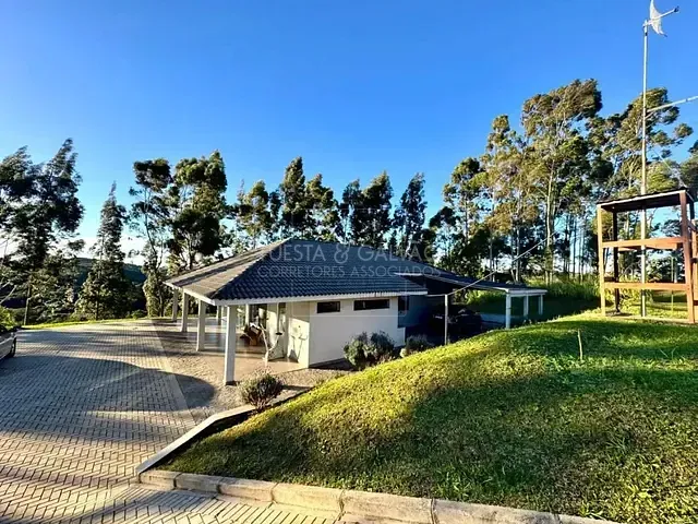Sítio com 180m² 3 quartos e 3 banheiros, à venda, no bairro Roça Velha em Araucária