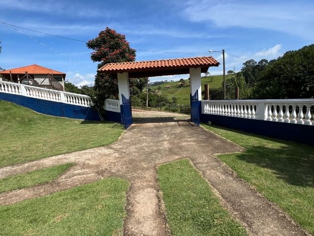 Sítio com 300000m², à venda, no bairro Camanducaia em Camanducaia