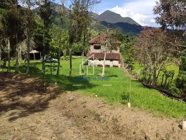 Sítio com 877135m² 3 quartos e 4 banheiros, à venda, no bairro Rural em Piquete