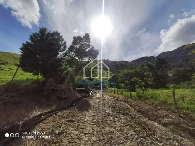 Sítio com 877135m² 3 quartos e 4 banheiros, à venda, no bairro Rural em Piquete