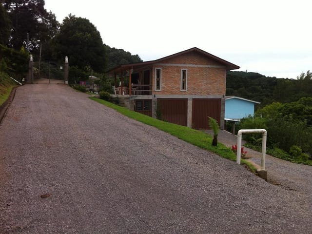 Sítio com 14103m² 1 quarto e 1 banheiro, à venda, no bairro Nossa Senhora da Saúde em Caxias do Sul