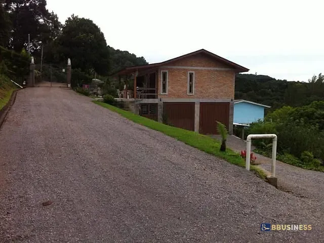Sítio com 14103m² 1 quarto e 1 banheiro, à venda, no bairro Nossa Senhora da Saúde em Caxias do Sul