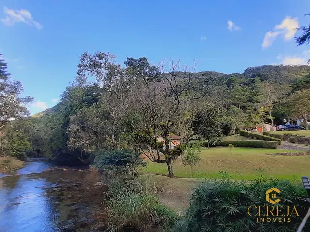 Sítio com 20000m² 4 quartos e 2 banheiros, à venda, no bairro Lumiar em Nova Friburgo