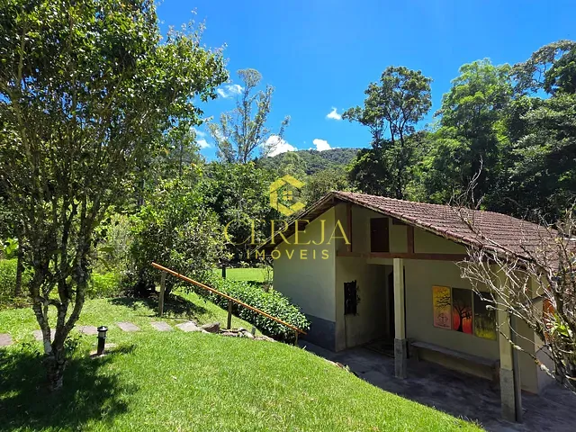 Sítio com 20000m² 4 quartos e 2 banheiros, à venda, no bairro Lumiar em Nova Friburgo