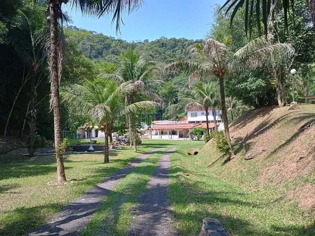 Sítio com 60000m² 21 quartos e 6 banheiros, para alugar, no bairro Cadetes Fabres em Guapimirim