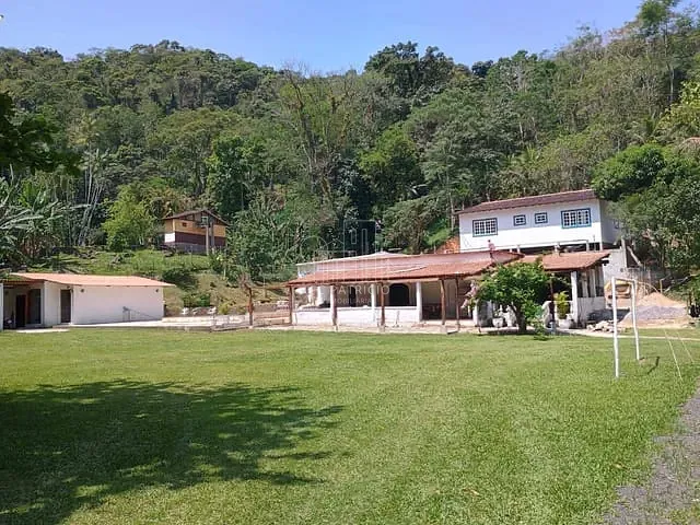 Sítio com 60000m² 21 quartos e 6 banheiros, para alugar, no bairro Cadetes Fabres em Guapimirim