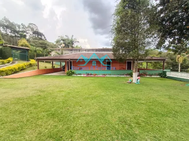 Sítio com 2100m² 3 quartos e 5 banheiros, à venda, no bairro Sorocabuçu em Ibiúna