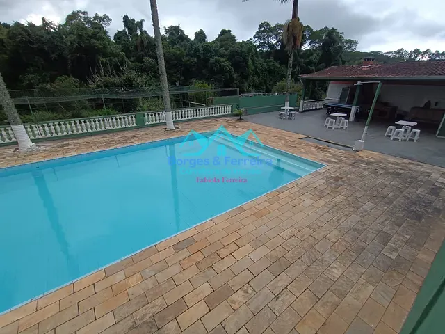 Sítio com 2100m² 3 quartos e 5 banheiros, à venda, no bairro Sorocabuçu em Ibiúna