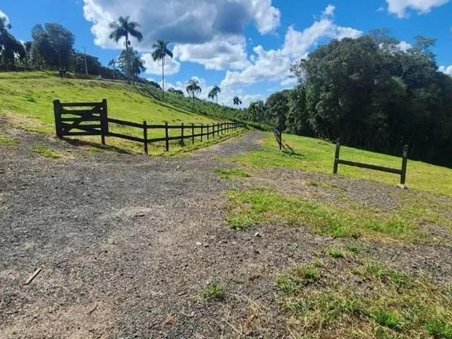 Sítio à venda, no bairro Itaqui de Cima em Campo Largo