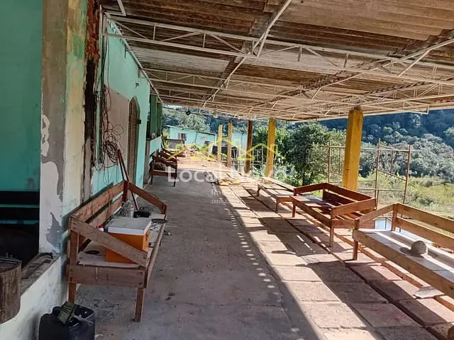 Sítio com 120m² 5 quartos e 3 banheiros, à venda, no bairro belvedere em Juquitiba