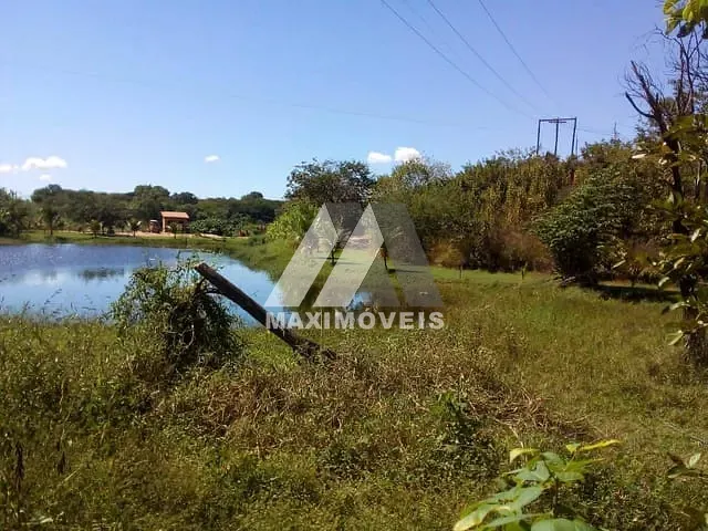 Sítio com 30000m², à venda, no bairro Zona Rural em Araçuaí