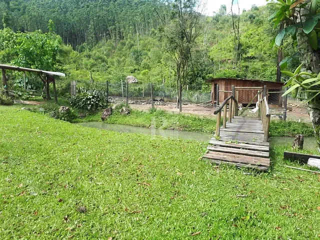 Sítio 2 quartos e 1 banheiro, à venda, no bairro Timbé em Tijucas