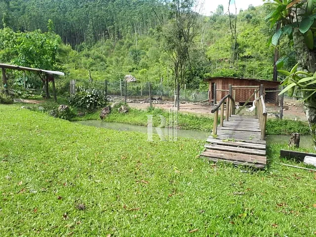 Sítio 2 quartos e 1 banheiro, à venda, no bairro Timbé em Tijucas