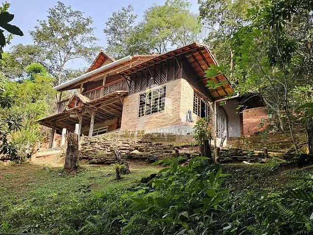 Sítio 5 quartos e 2 banheiros, à venda, no bairro Morro da Cruz em Sabará