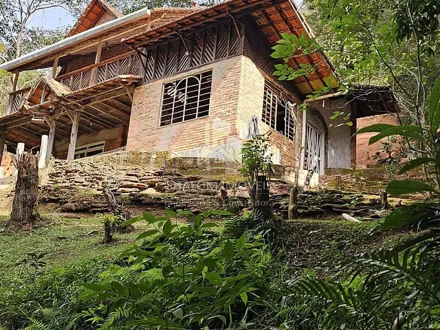 Sítio 5 quartos e 2 banheiros, à venda, no bairro Morro da Cruz em Sabará
