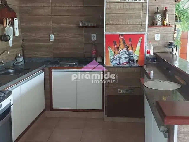 Sítio com 1100m² 2 quartos e 2 banheiros, à venda, no bairro Parque Novo Horizonte em São José Dos Campos