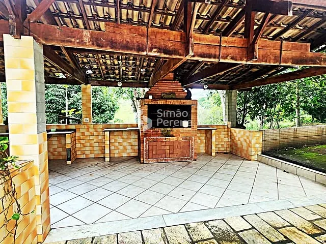 Sítio com 265000m² 17 quartos e 17 banheiros, à venda, no bairro Zona Rural em Simão Pereira