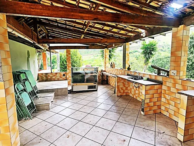 Sítio com 265000m² 17 quartos e 17 banheiros, à venda, no bairro Zona Rural em Simão Pereira