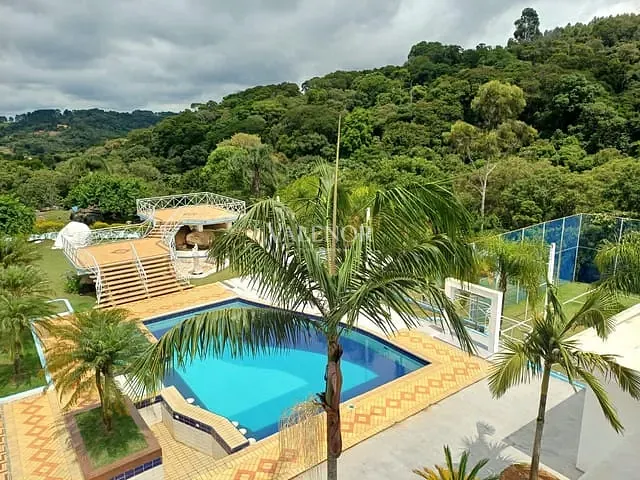 Sítio com 105000m² 12 quartos e 15 banheiros, à venda, no bairro Centro em Piedade