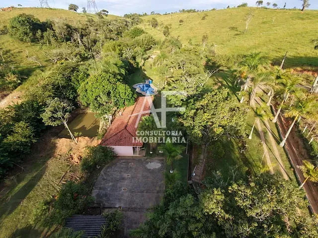 Sítio com 15000m² 10 quartos e 10 banheiros, à venda, no bairro Jardim Colônia em Jacareí