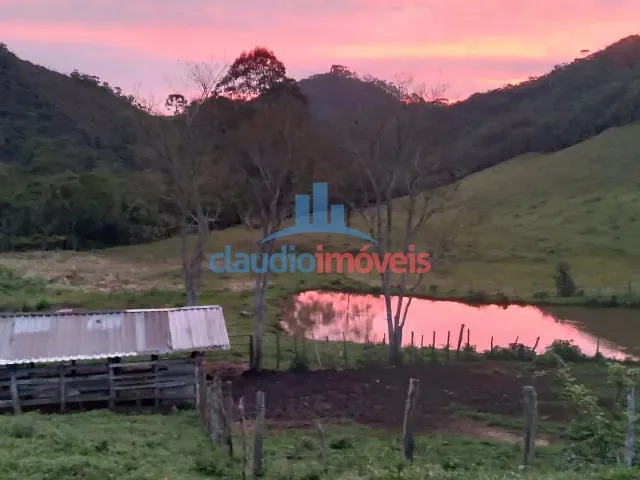 Sítio com 61m² 6 quartos e 4 banheiros, à venda, no bairro DIVISA PASSA VINTE /LIBERDADE em Passa Vinte