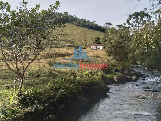 Sítio com 61m² 6 quartos e 4 banheiros, à venda, no bairro DIVISA PASSA VINTE /LIBERDADE em Passa Vinte