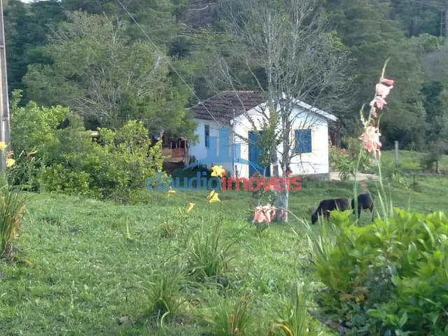 Sítio com 61m² 6 quartos e 4 banheiros, à venda, no bairro DIVISA PASSA VINTE /LIBERDADE em Passa Vinte