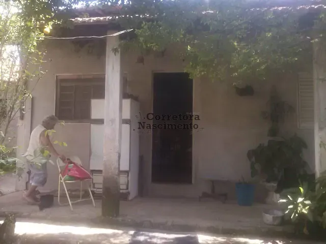 Sítio com 850m², à venda, no bairro Chácara Marambaia em Caçapava