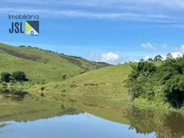 Sítio com 108900m² 5 quartos e 1 banheiro, à venda, no bairro Roncador em São Francisco Xavier