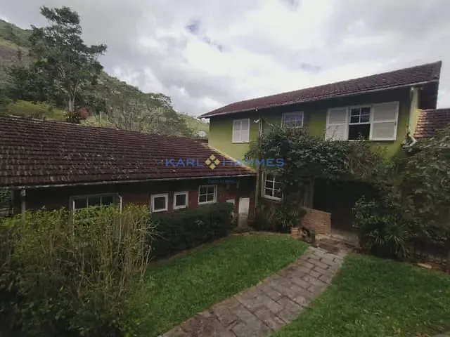 Sítio 4 quartos e 9 banheiros, à venda, no bairro Fazenda Inglesa em Petrópolis