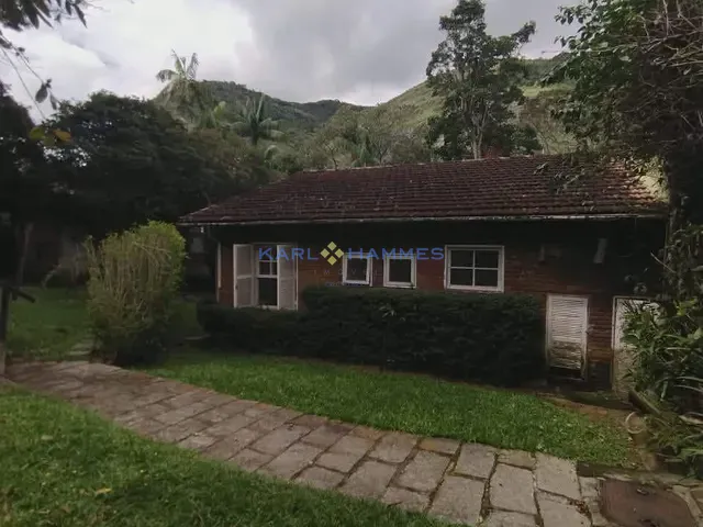 Sítio 4 quartos e 9 banheiros, à venda, no bairro Fazenda Inglesa em Petrópolis