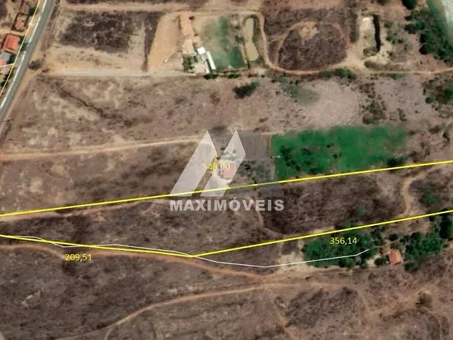 Sítio com 30012m², à venda, no bairro Zona Rural em Araçuaí
