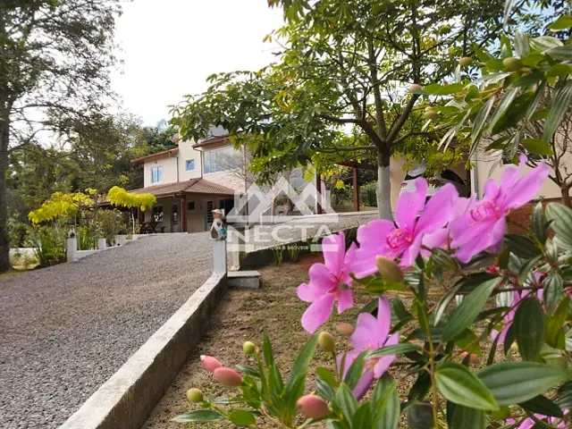 Terreno com 6160m² 5 quartos e 4 banheiros, à venda, no bairro Área Rural de Paraibuna em Paraibuna
