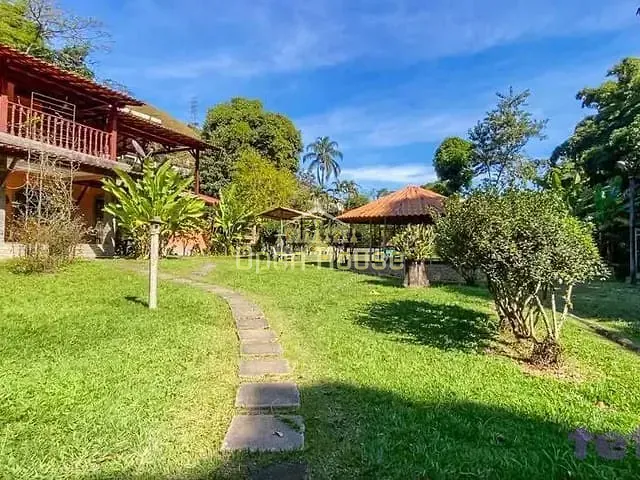 Sítio 6 quartos e 5 banheiros, à venda, no bairro Retiro em Volta Redonda