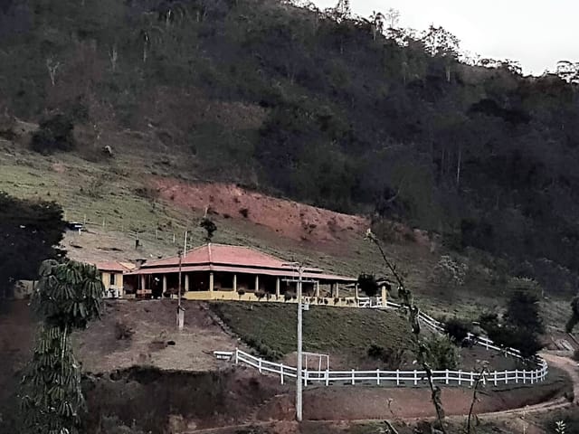 Sítio com 34000m² 3 quartos e 3 banheiros, à venda, no bairro Jacuizinho em Cunha