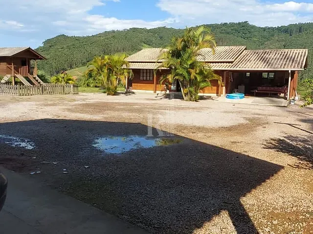 Sítio 2 quartos e 2 banheiros, à venda, no bairro Timbé em Tijucas