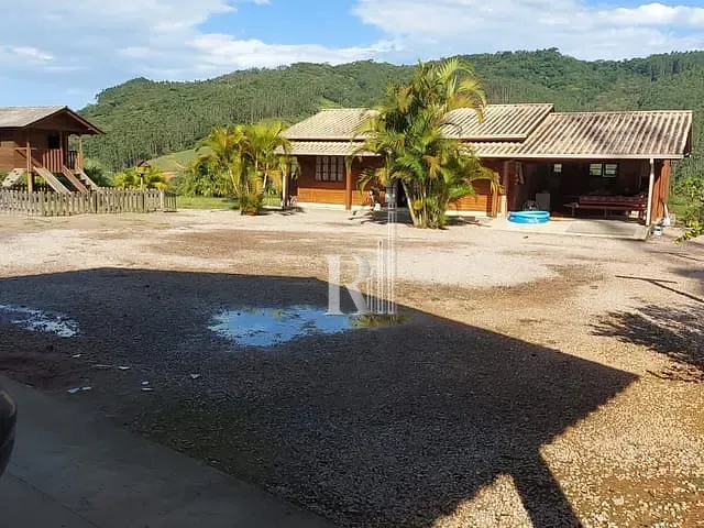 Sítio 2 quartos e 2 banheiros, à venda, no bairro Timbé em Tijucas