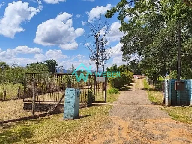 Sítio com 400m² 2 quartos e 4 banheiros, à venda, no bairro Lomba Grande em Novo Hamburgo