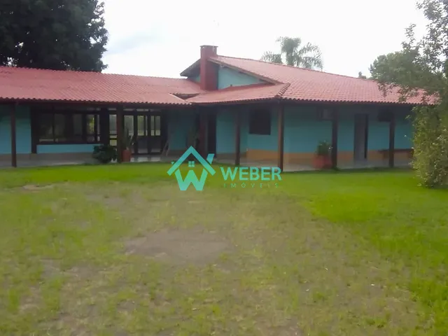 Sítio com 400m² 2 quartos e 4 banheiros, à venda, no bairro Lomba Grande em Novo Hamburgo