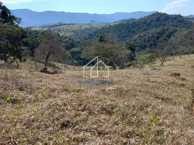 Sítio com 181400m² 3 quartos e 4 banheiros, à venda, no bairro Cachoeira Grande em Lagoinha