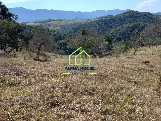 Sítio com 181400m² 3 quartos e 4 banheiros, à venda, no bairro Cachoeira Grande em Lagoinha
