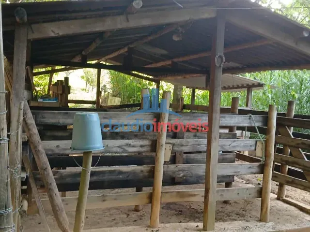 Sítio com 10m² 4 quartos e 2 banheiros, à venda, no bairro Rialto em Barra Mansa