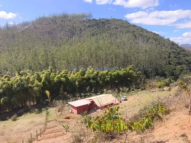 Sítio com 4228m² 2 quartos e 3 banheiros, à venda, no bairro Pedro do Rio em Petrópolis