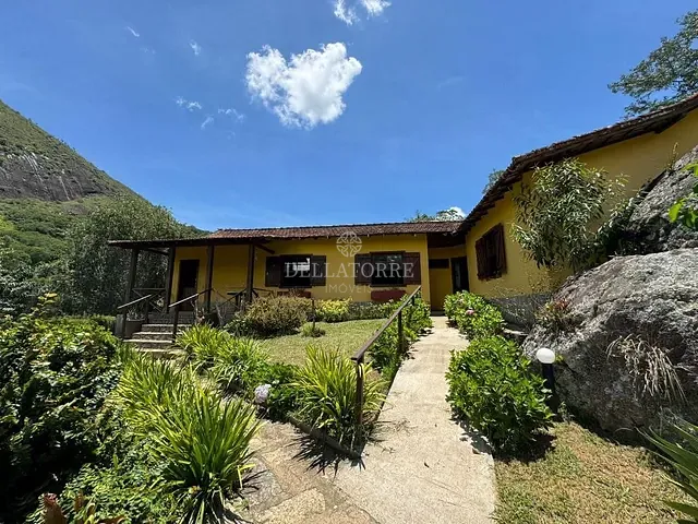 Sítio com 24200m² 4 quartos e 5 banheiros, à venda, no bairro Cuiabá em Petrópolis